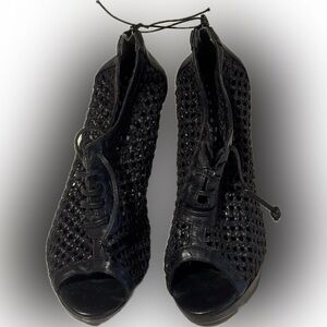 🌹 GRAB THEM ✨ Black Peep-toe Lace-Up High Heel Women's Shoes 👠